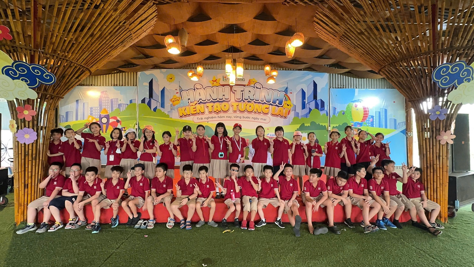 The whole class in red school uniforms